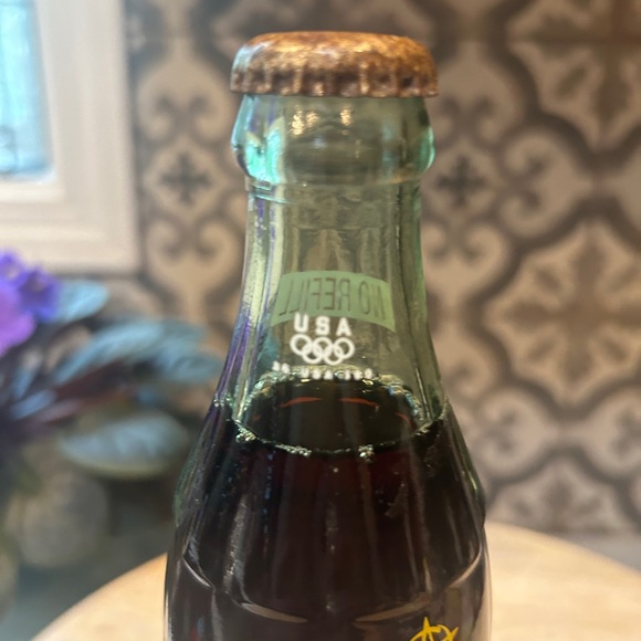 VINTAGE- UNOPENED 1996 OLYMPICS COMMEMORATIVE COCA COLA BOTTLE - 6.5 OZ. - Picture 3 of 5